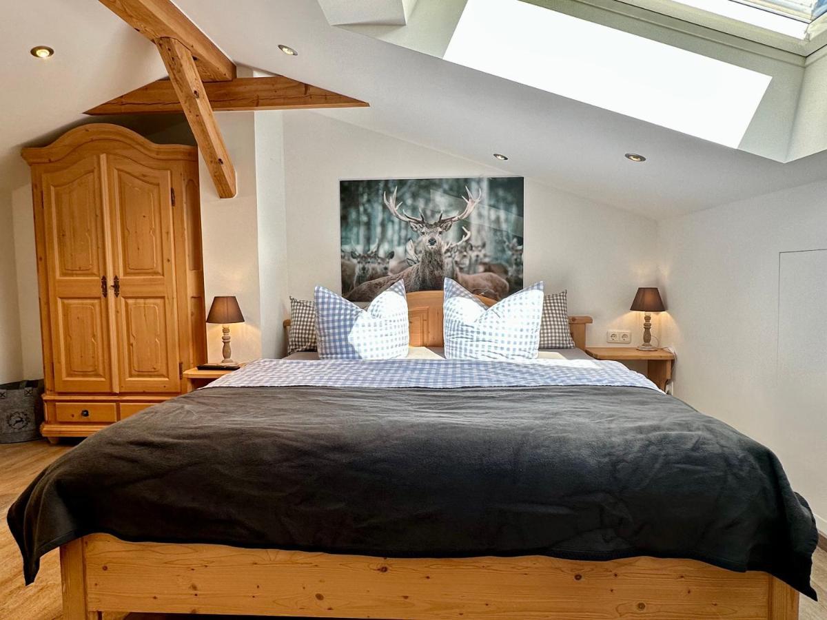 Mansardenwohnung Rehkitz Шёнау-ам-Кёнигсзе Экстерьер фото