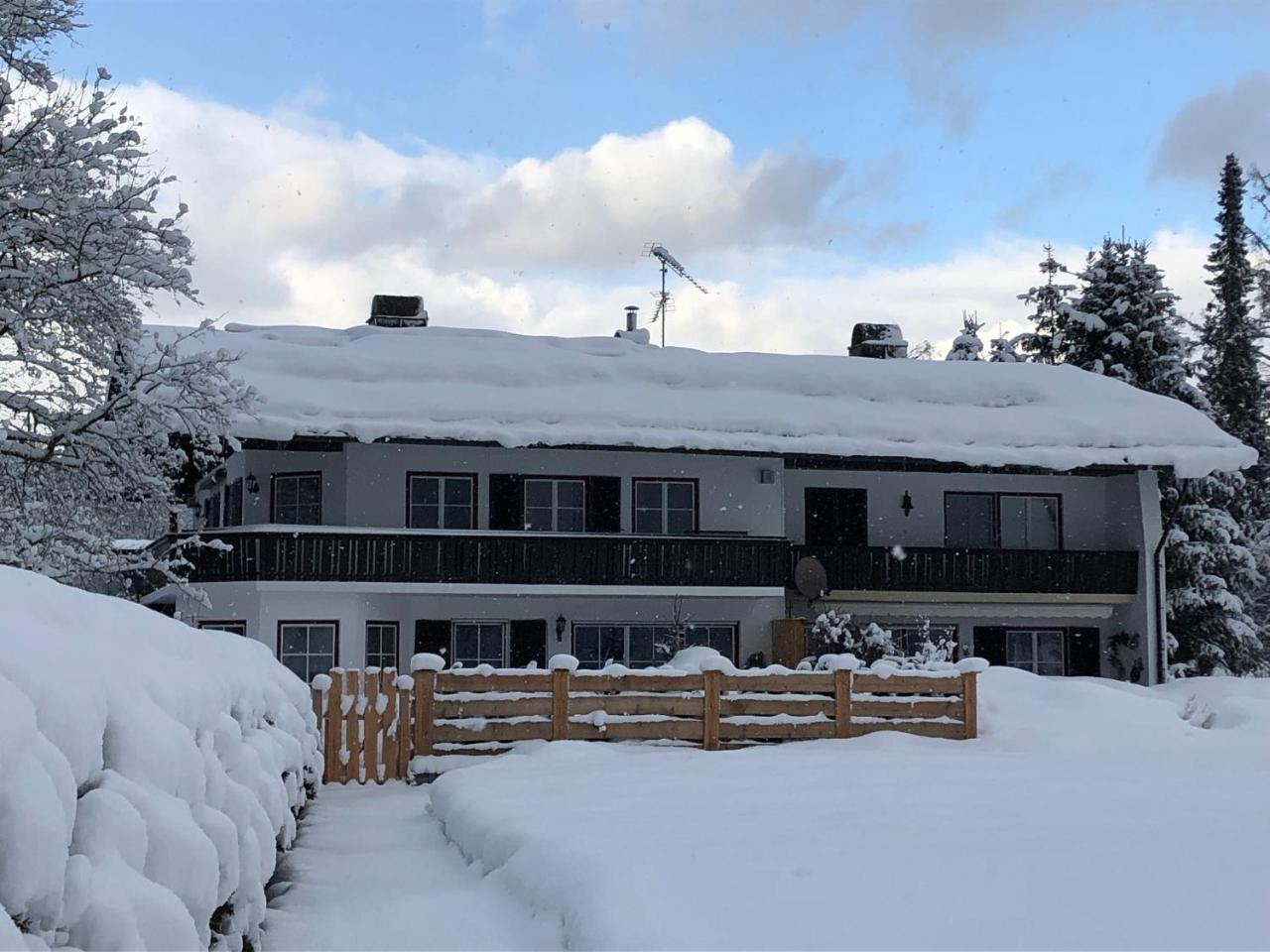 Mansardenwohnung Rehkitz Шёнау-ам-Кёнигсзе Экстерьер фото