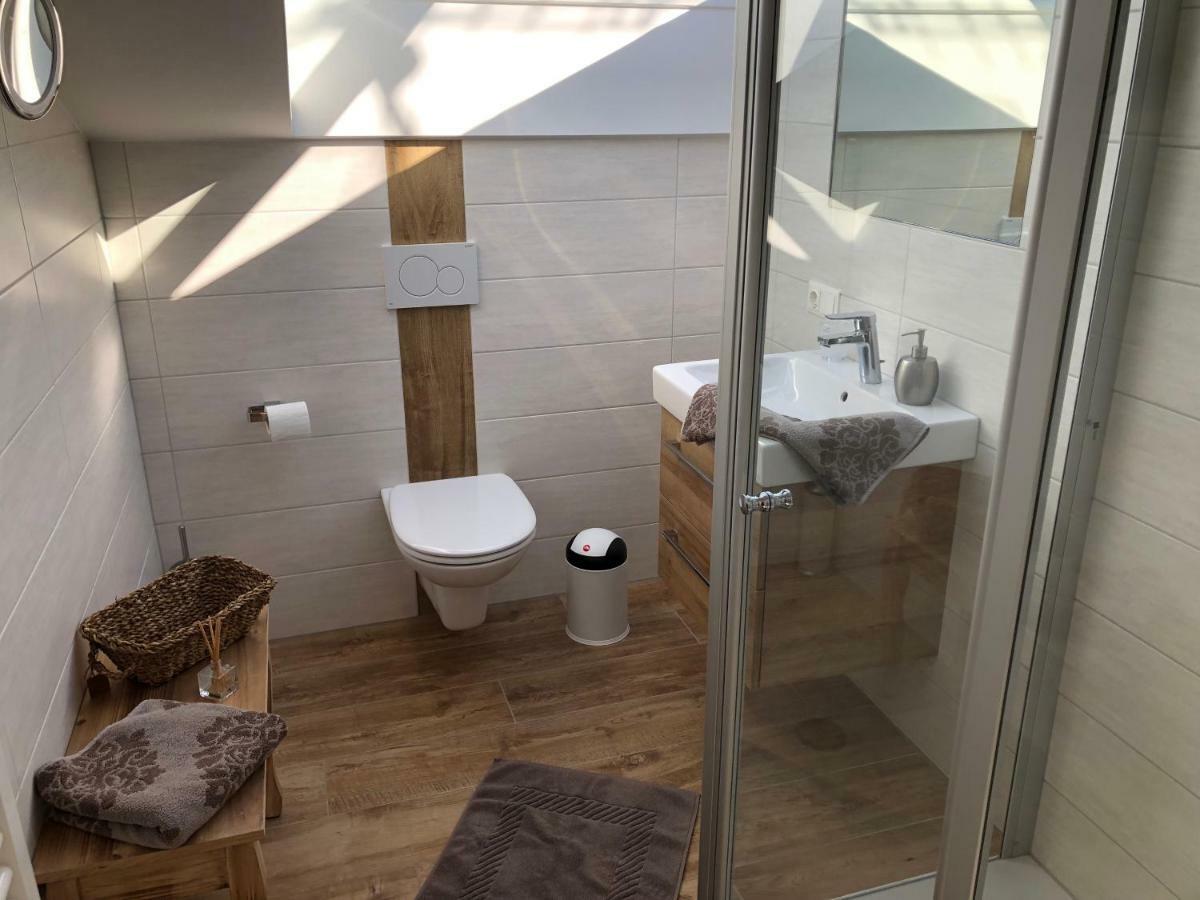 Mansardenwohnung Rehkitz Шёнау-ам-Кёнигсзе Экстерьер фото
